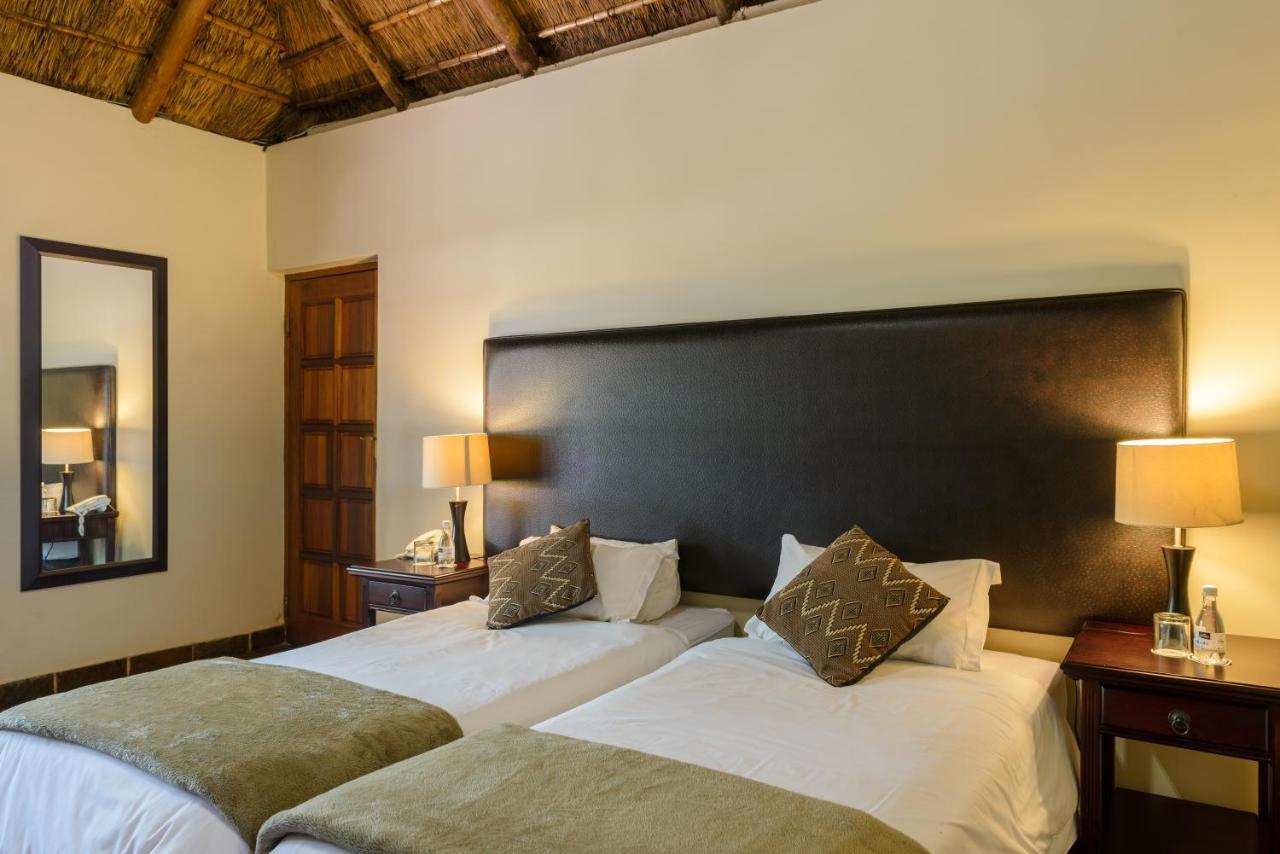 Mongena Private Game Lodge Rust de Winter Luaran gambar